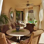 Royal Garden Villas, Luxury アデヘ