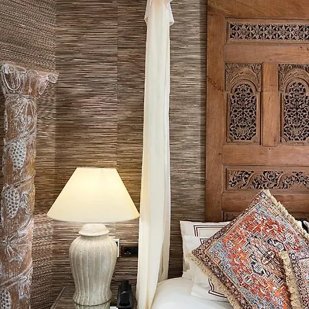 Hotel Royal Garden Villas, Luxury