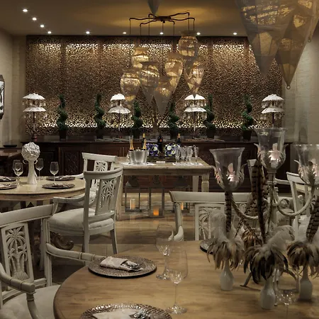 Royal Garden Villas, Luxury