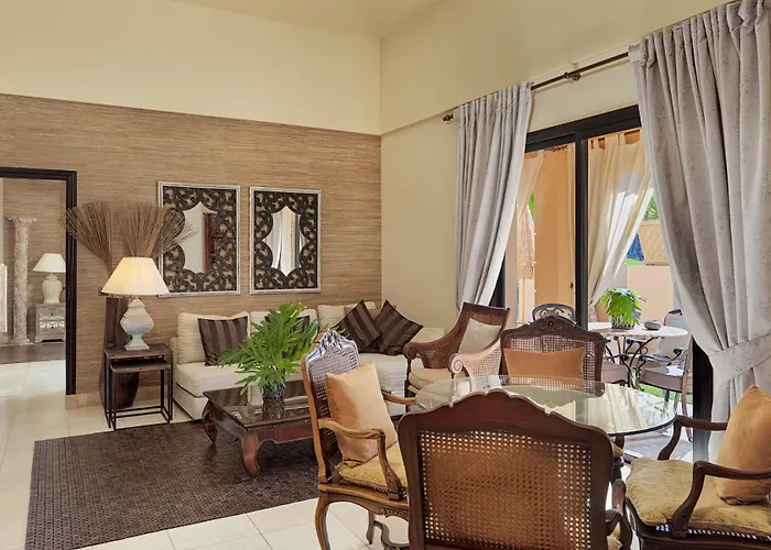 Royal Garden Villas, Luxury