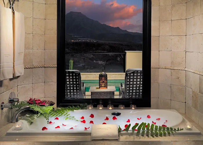 Hotel Royal Garden Villas, Luxury