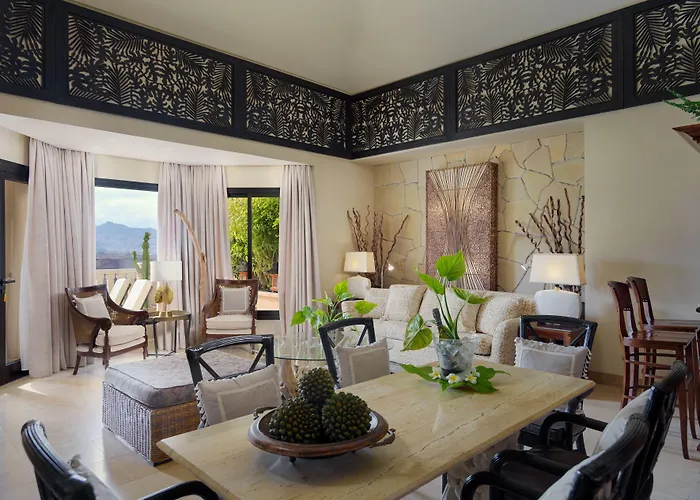 Royal Garden Villas, Luxury Hotel