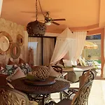 מלון Royal Garden Villas, Luxury אדחה