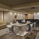 Royal Garden Villas, Luxury אדחה