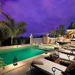 Royal Garden Villas, Luxury אדחה