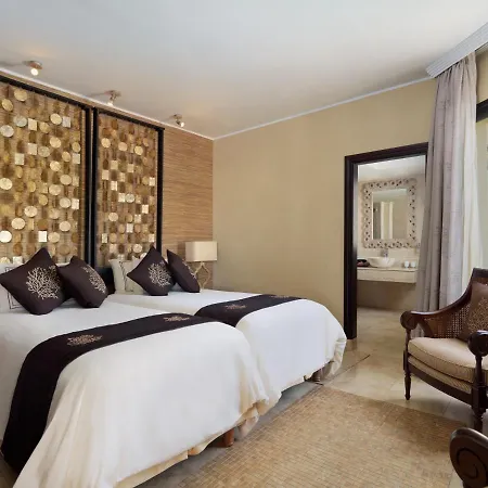 Royal Garden Villas, Luxury Hotell