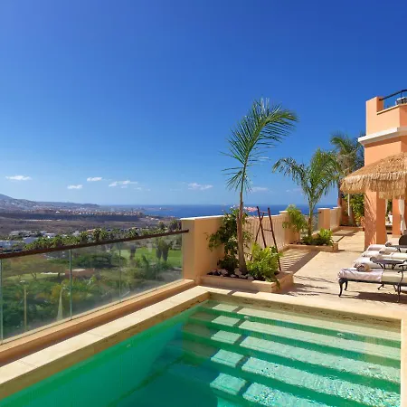 Royal Garden Villas, Luxury