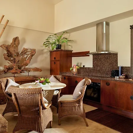 Szálloda Royal Garden Villas, Luxury