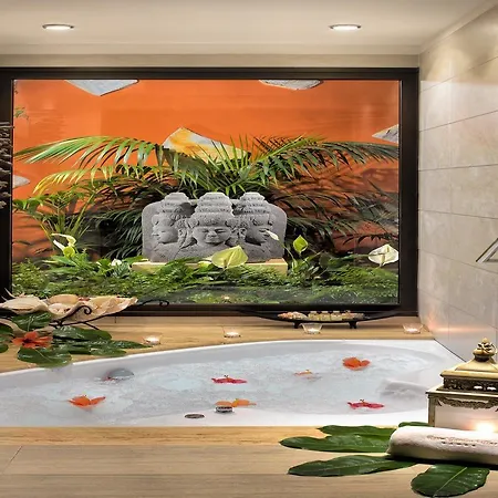 Royal Garden Villas, Luxury Szálloda