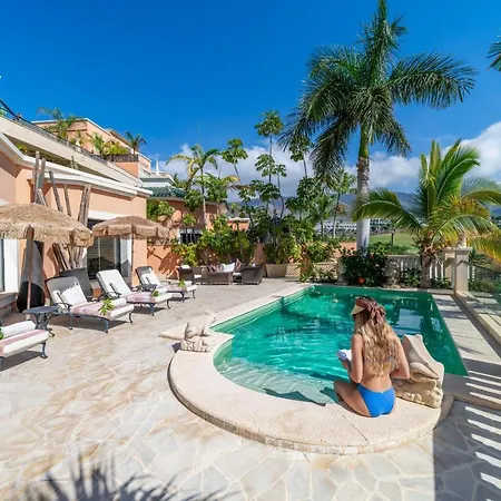 Royal Garden Villas, Luxury Szálloda