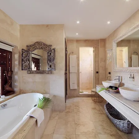 Ξενοδοχείο Royal Garden Villas, Luxury