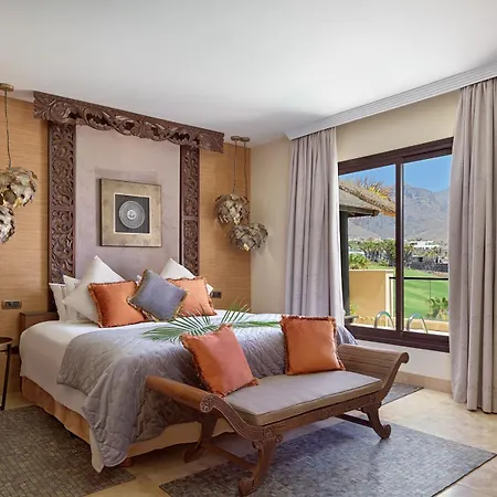 Royal Garden Villas, Luxury Hotel
