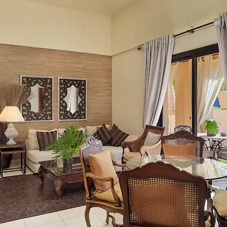 Royal Garden Villas, Luxury