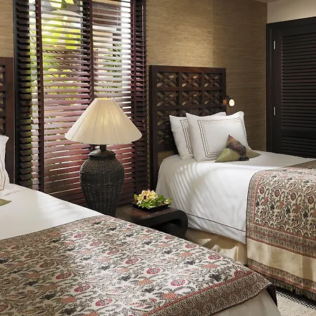 Royal Garden Villas, Luxury מלון אדחה