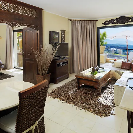 מלון Royal Garden Villas, Luxury