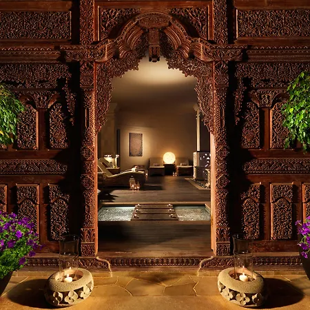 Royal Garden Villas, Luxury Szálloda