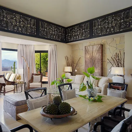 Royal Garden Villas, Luxury מלון