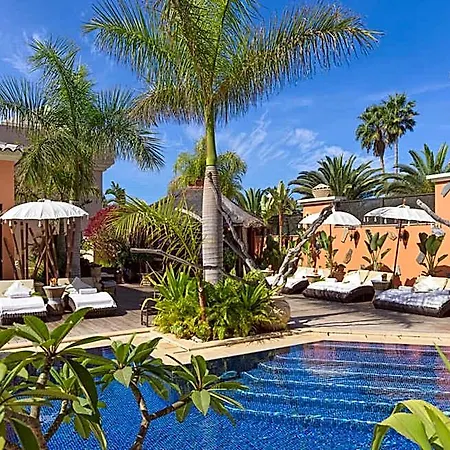 Royal Garden Villas, Luxury