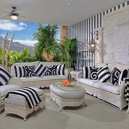 Royal Garden Villas, Luxury 5* אדחה