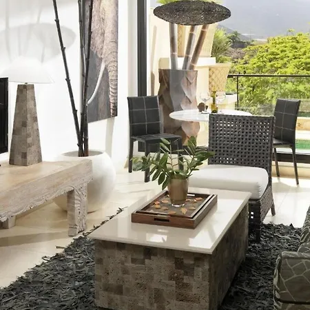 Royal Garden Villas, Luxury מלון