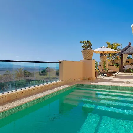 Royal Garden Villas, Luxury Szálloda