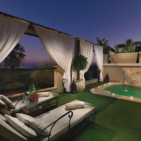 Royal Garden Villas, Luxury アデヘ