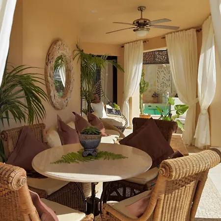 Royal Garden Villas, Luxury アデヘ